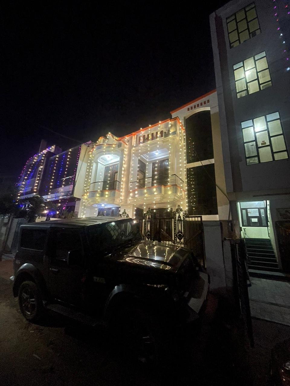 8dc642a3-8200-4756-ba79-19d413f80bba