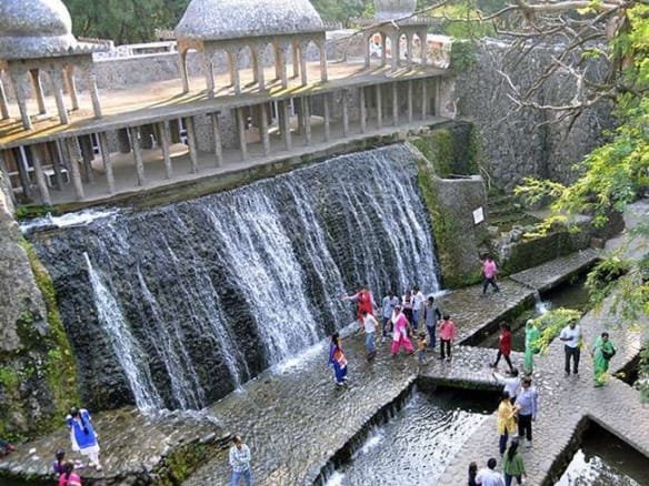 rock garden history in hindi, places to visit in chandigarh, nek chand rock garden